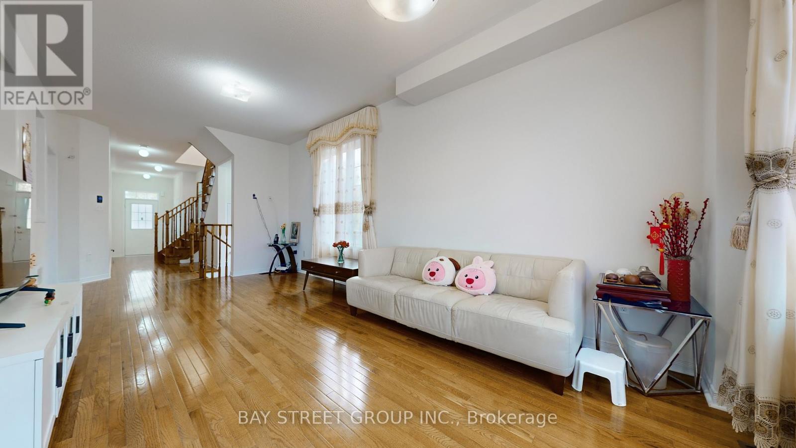 82 Coleluke Lane, Markham, Ontario  L3S 0B7 - Photo 5 - N12570538