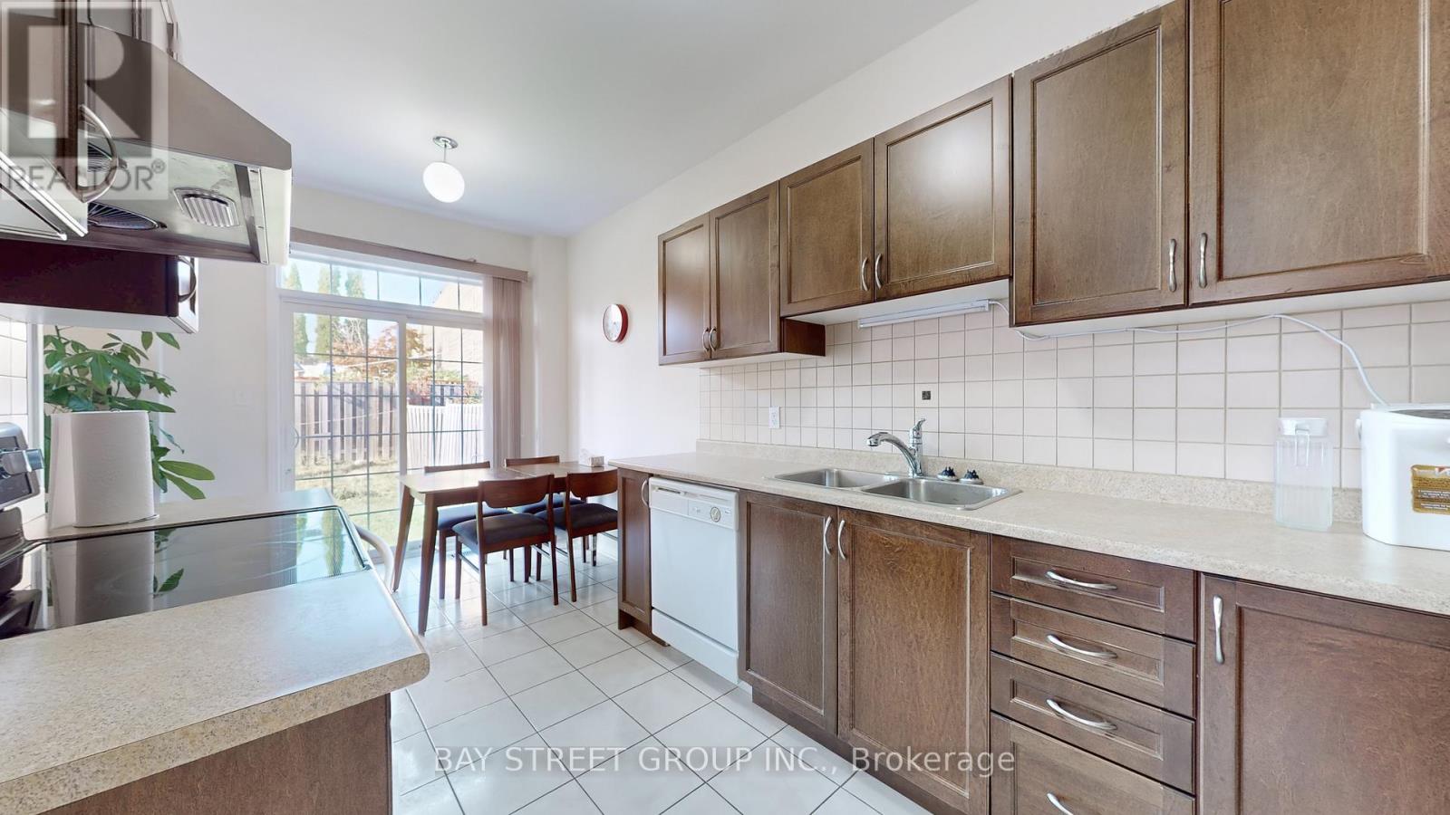 82 Coleluke Lane, Markham, Ontario  L3S 0B7 - Photo 8 - N12570538