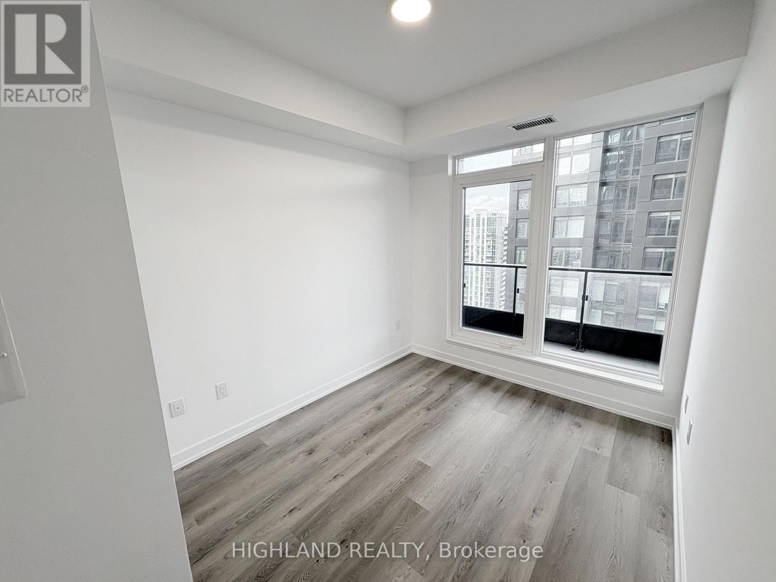 2111 - 395 Square One Drive, Mississauga, Ontario L5B 0P6 - Photo 6 - W12570534