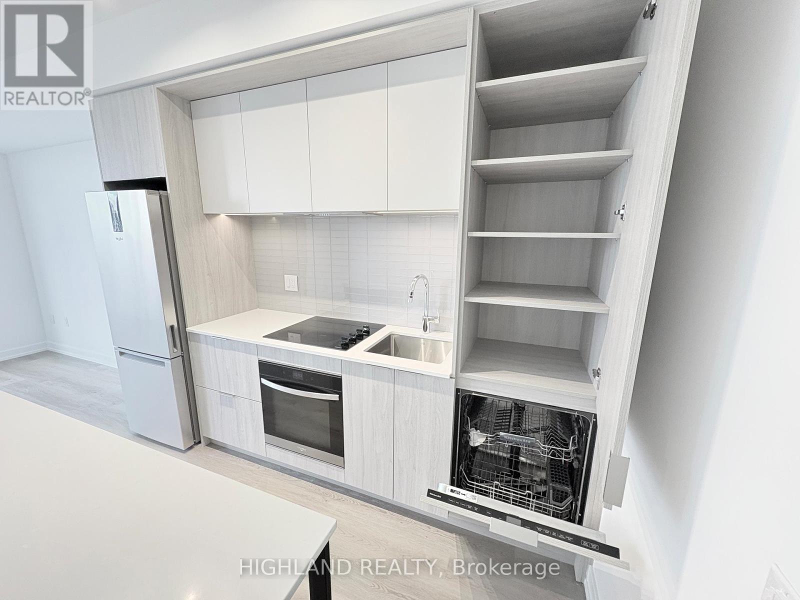 2111 - 395 Square One Drive, Mississauga, Ontario L5B 0P6 - Photo 7 - W12570534