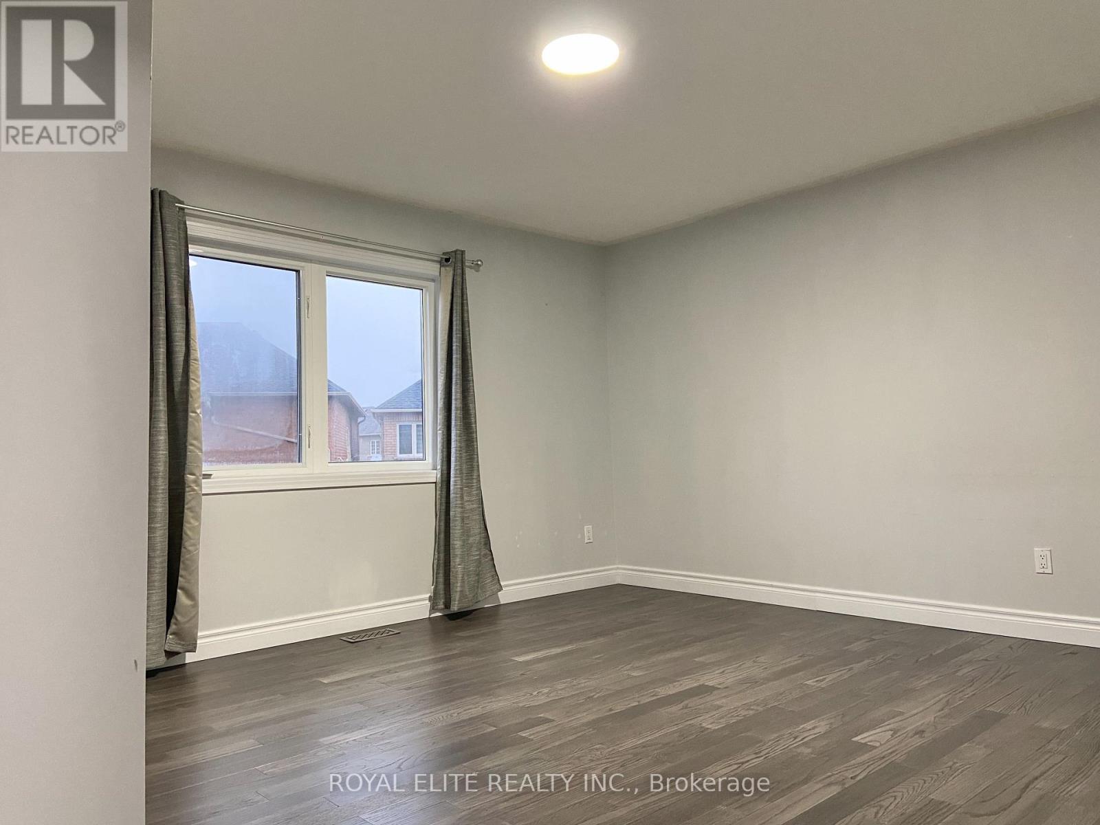 26 Starhill Crescent, Markham, Ontario  L6C 2Z9 - Photo 9 - N12549860