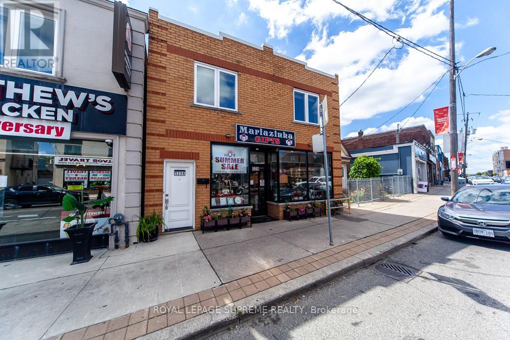 529 Rogers Road, Toronto, Ontario  M6M 1B4 - Photo 2 - W12367262