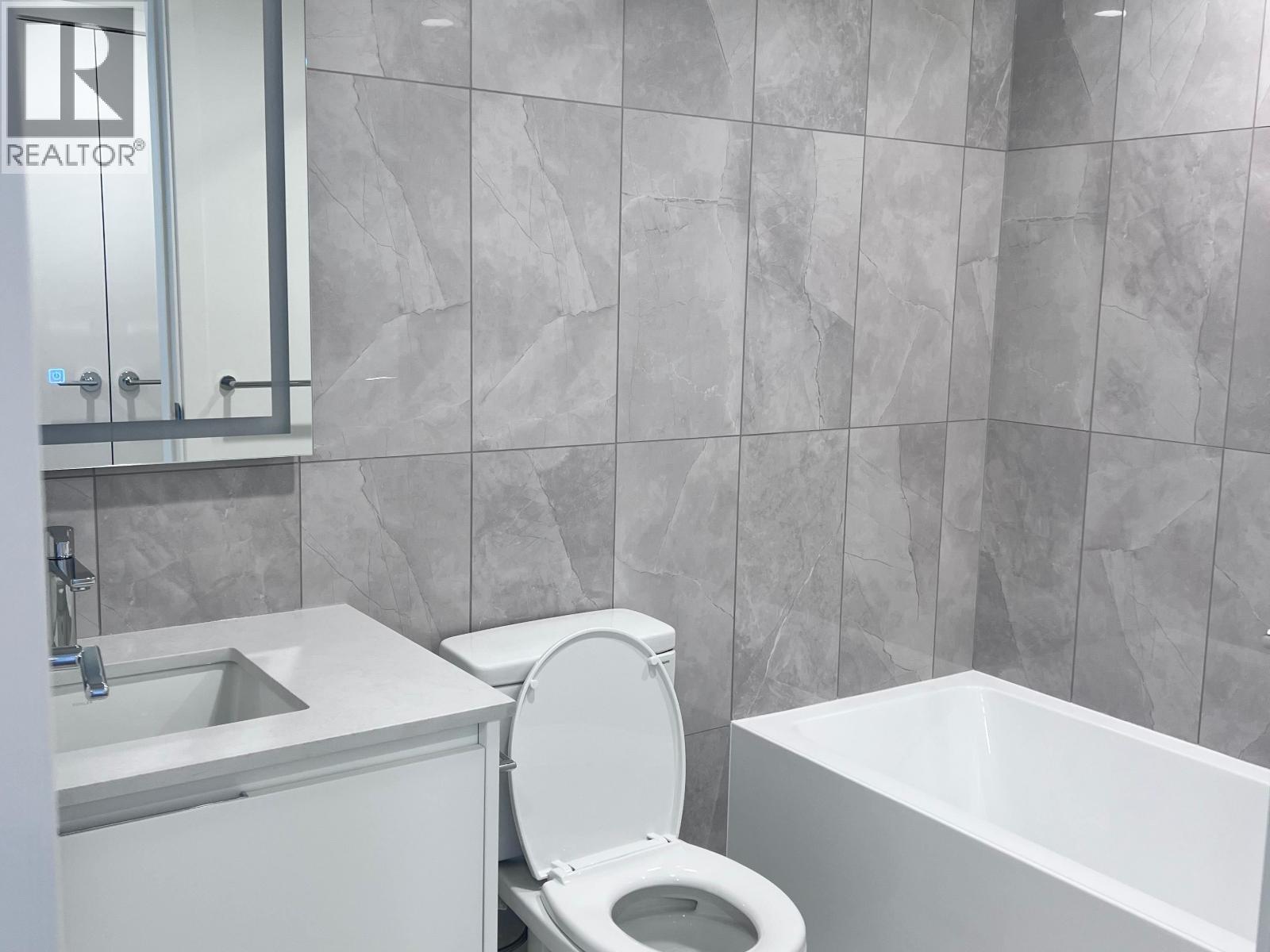 204 5685 Halley Avenue, Burnaby, British Columbia  V5E 4M1 - Photo 3 - R3069504