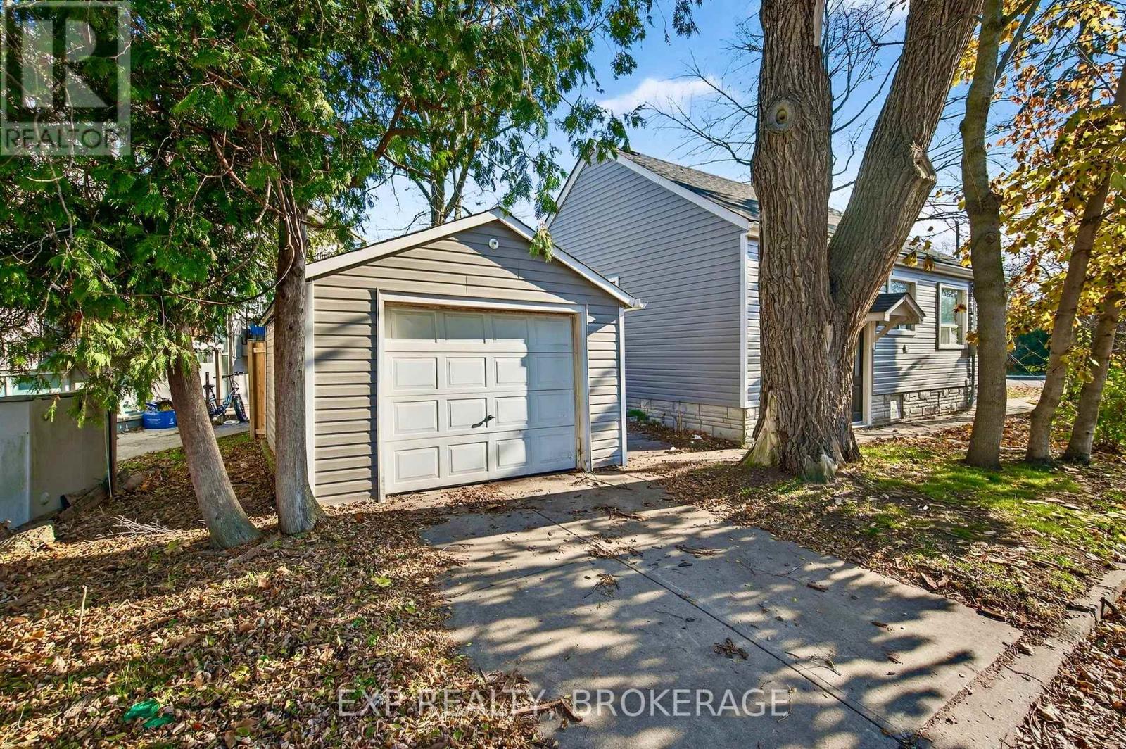 19 Scott Street, Kingston, Ontario  K7L 1L3 - Photo 2 - X12520496