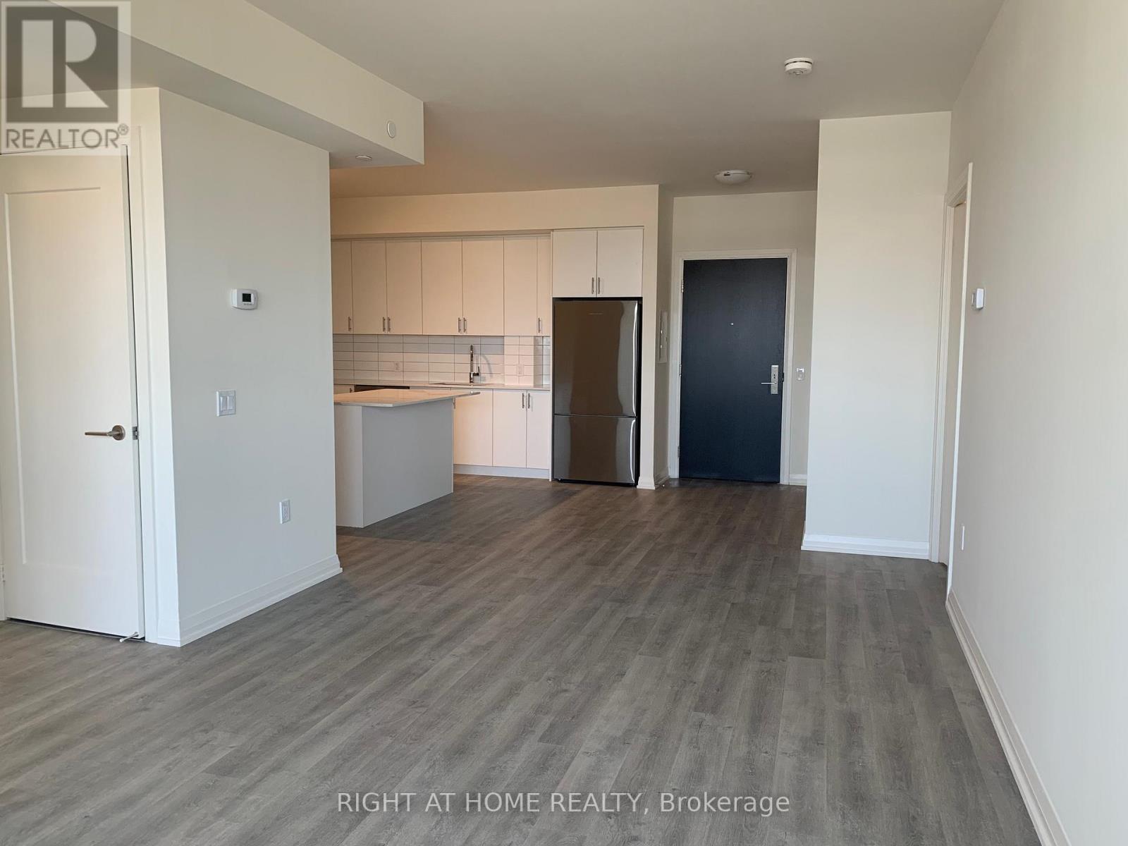 720 - 9000 Jane Street, Vaughan, Ontario  L4K 0M6 - Photo 4 - N12570560