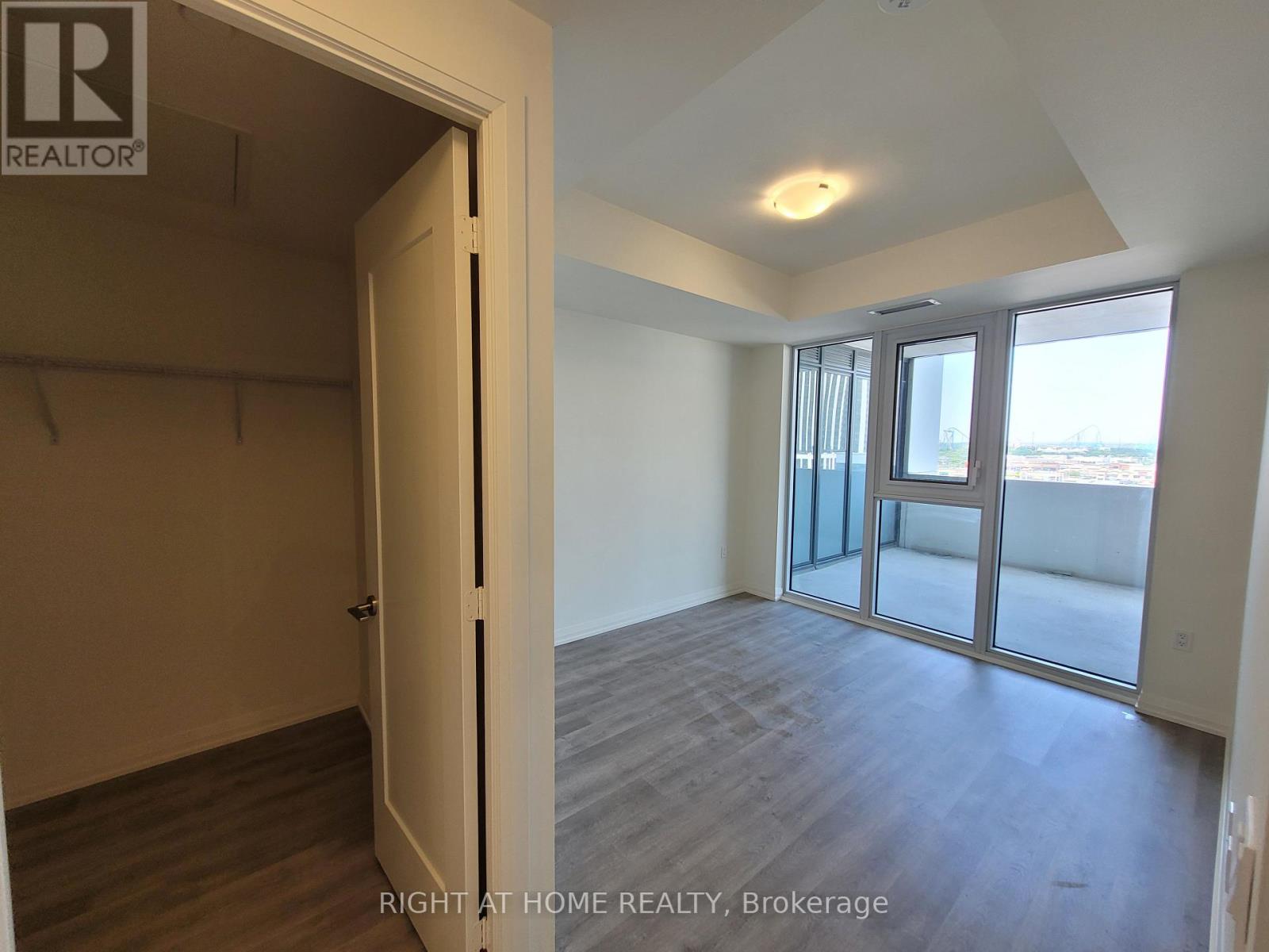 720 - 9000 Jane Street, Vaughan, Ontario  L4K 0M6 - Photo 7 - N12570560