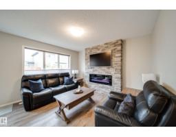 9040 COOPER LI SW, Edmonton, Alberta