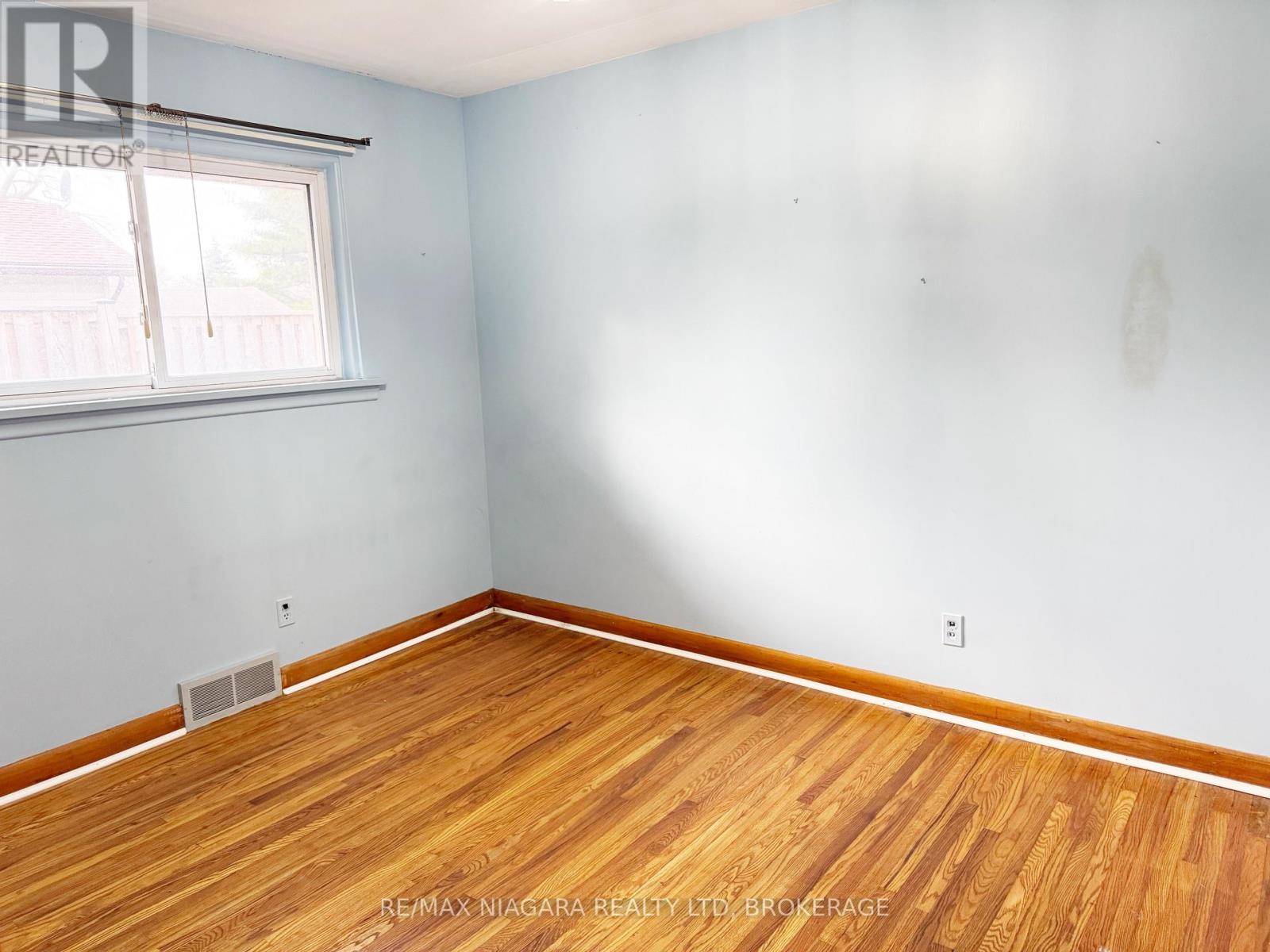 6427 Burdette Drive, Niagara Falls, Ontario  L2E 5H4 - Photo 9 - X12562072