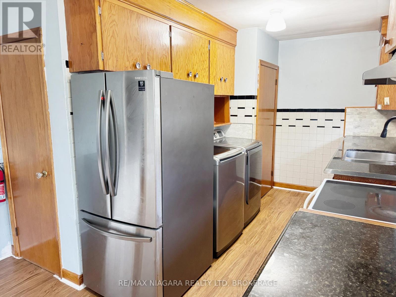 6427 Burdette Drive, Niagara Falls, Ontario  L2E 5H4 - Photo 5 - X12562072