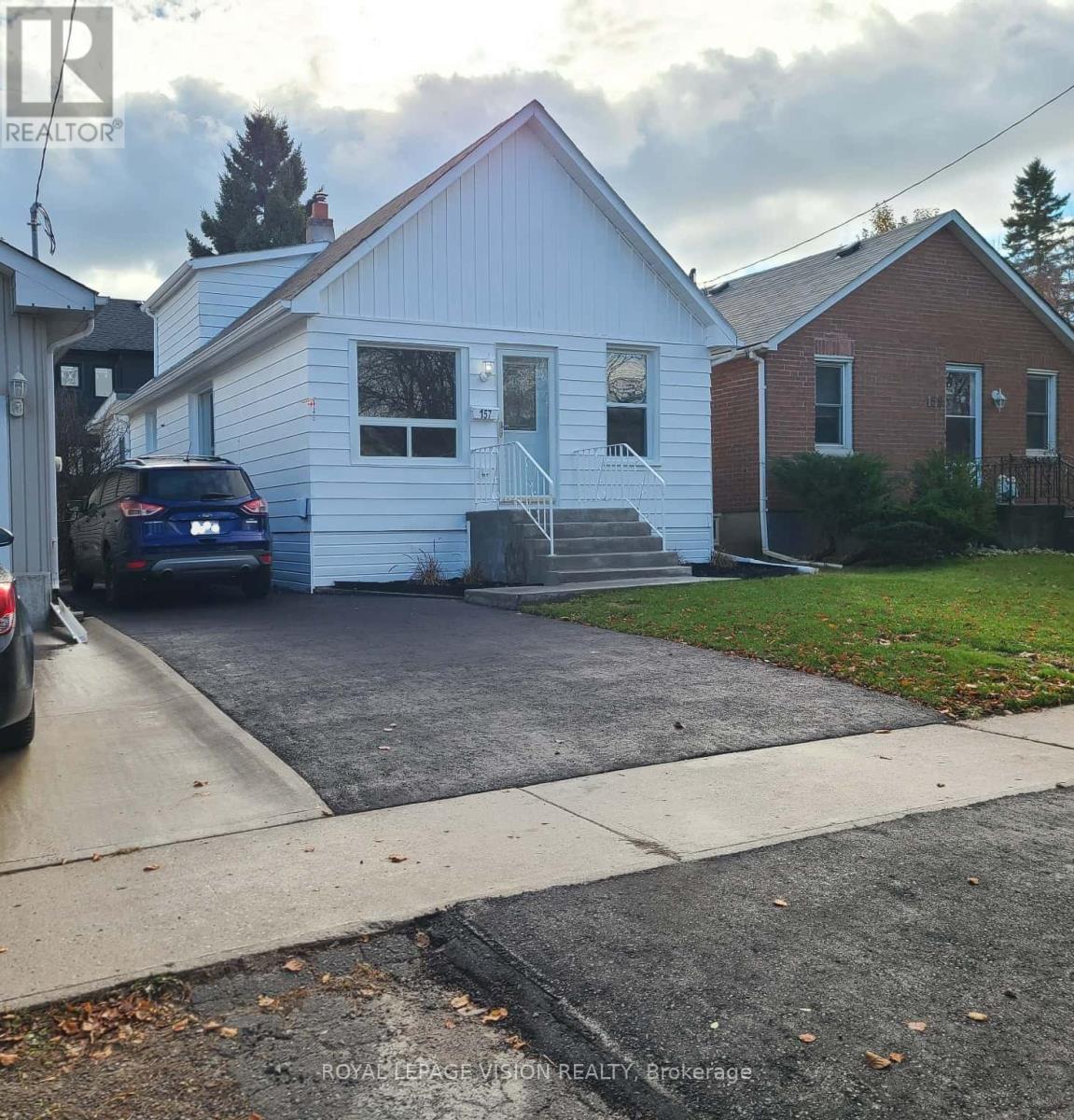 157 College Avenue, Oshawa, Ontario  L1J 1R3 - Photo 3 - E12567038