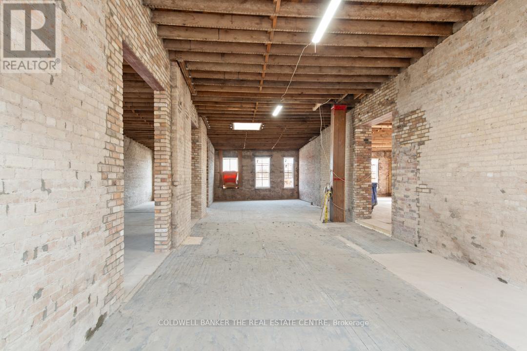 193 Main Street S, Newmarket, Ontario  L3Y 3Y9 - Photo 37 - N12060557