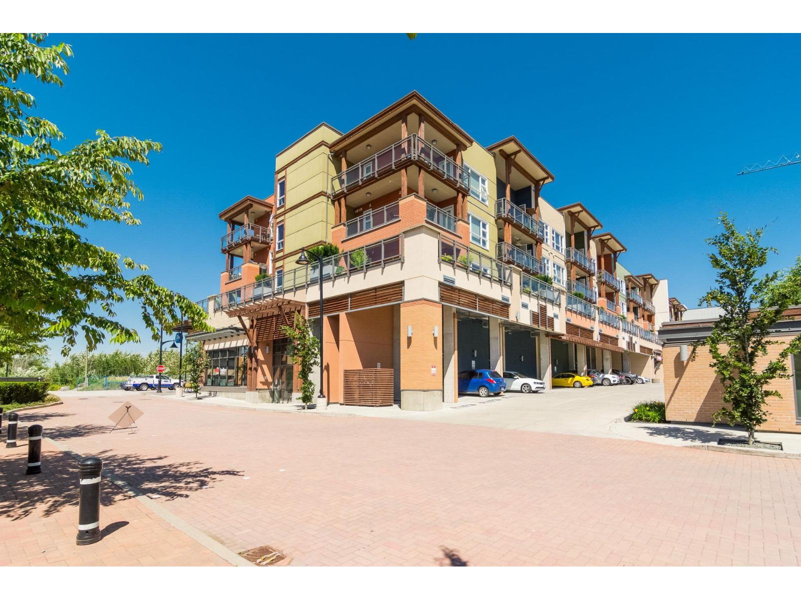 316 20728 Willoughby Town Centre Drive, Langley, British Columbia  V2Y 0P3 - Photo 2 - R3069013