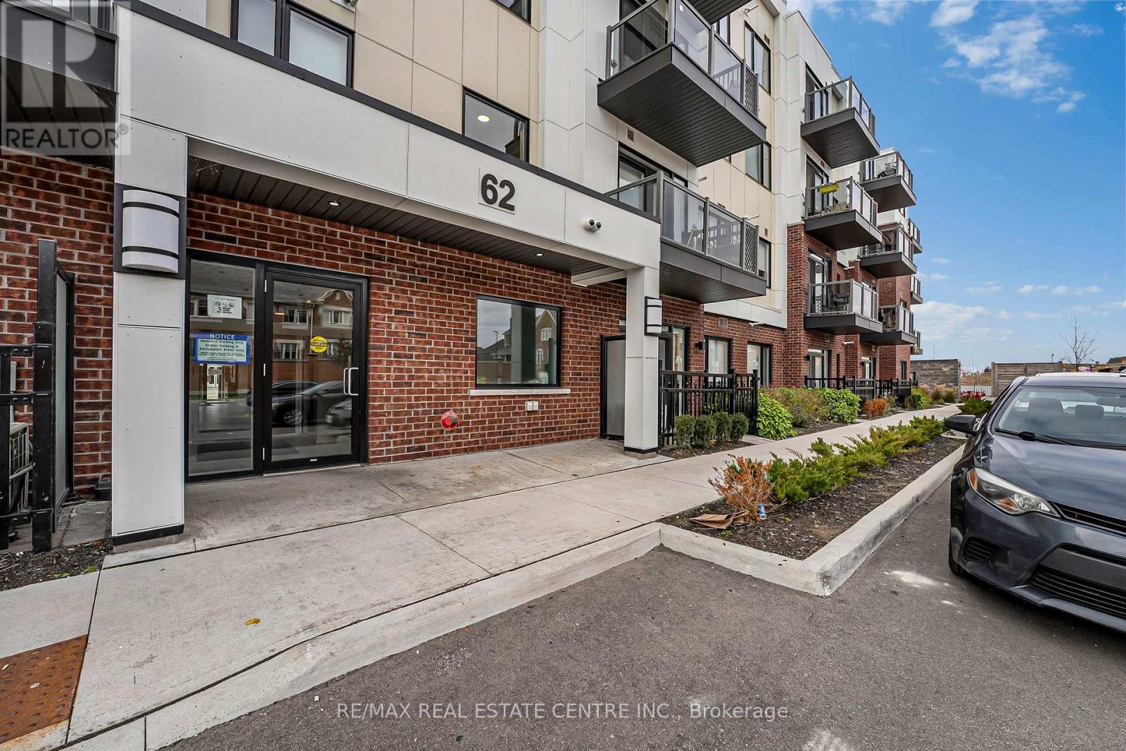 407 - 62 Sky Harbour Drive, Brampton, Ontario L6Y 6J2 - Photo 3 - W12570566