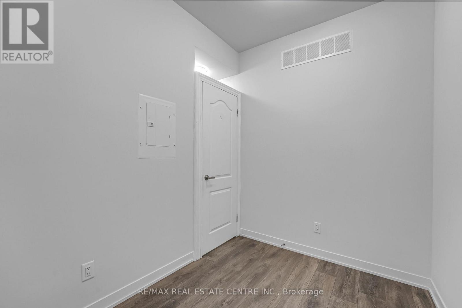 407 - 62 Sky Harbour Drive, Brampton, Ontario L6Y 6J2 - Photo 8 - W12570566