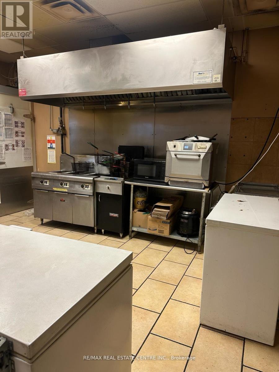 196 Mcewan Dr E Drive, Caledon, Ontario  L7E 2Y3 - Photo 15 - W12570570