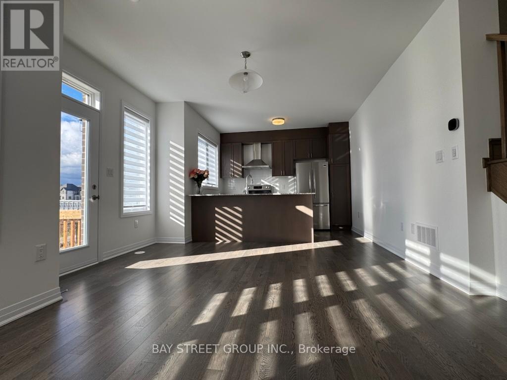 3210 Crystal Drive, Oakville, Ontario  L6M 5S8 - Photo 7 - W12570582