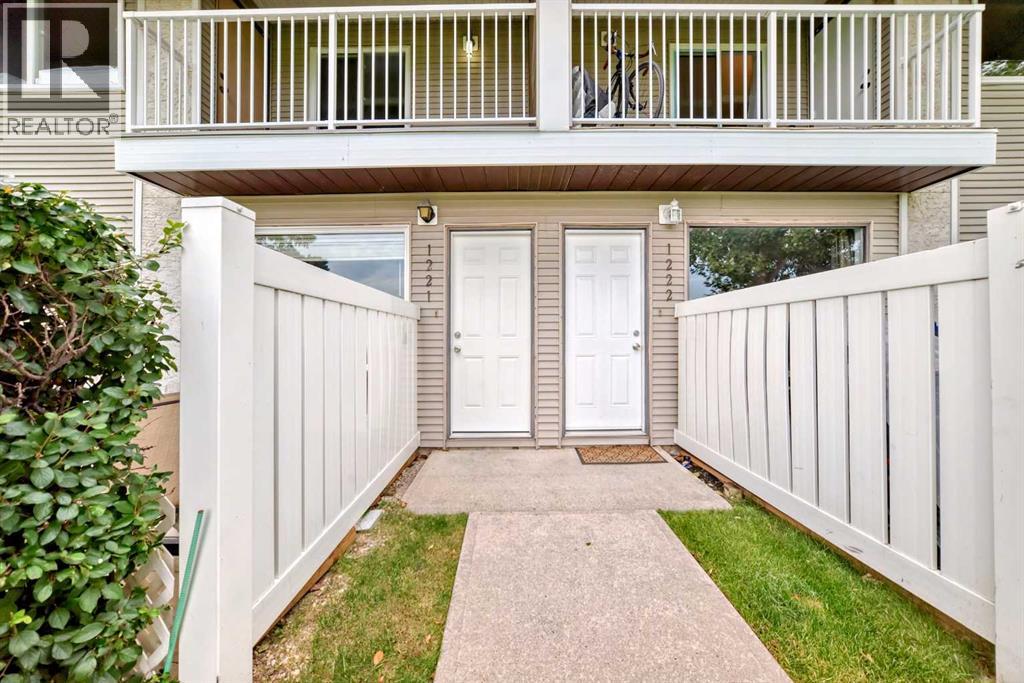 1221, 200 Brookpark Drive Sw, Calgary, Alberta  T2W 3E5 - Photo 2 - A2254805