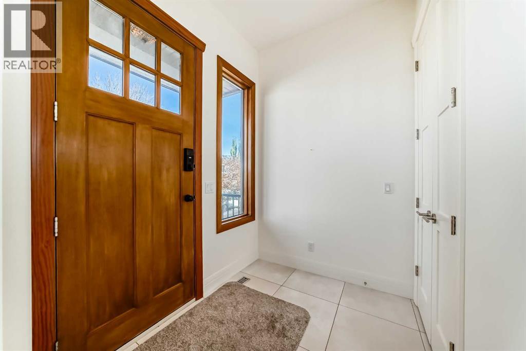 2323 3 Avenue Nw, Calgary, Alberta  T2N 0K9 - Photo 3 - A2266479