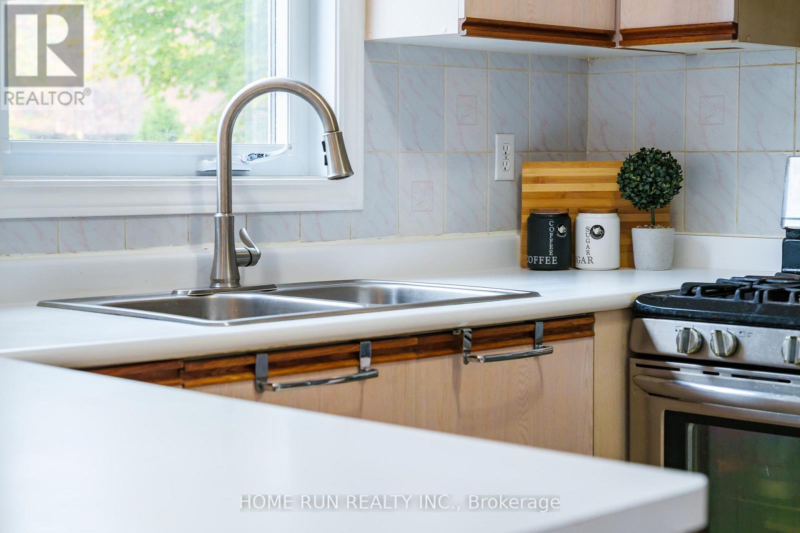 2 Ipswich Terrace, Ottawa, Ontario  K2K 2R5 - Photo 8 - X12570596