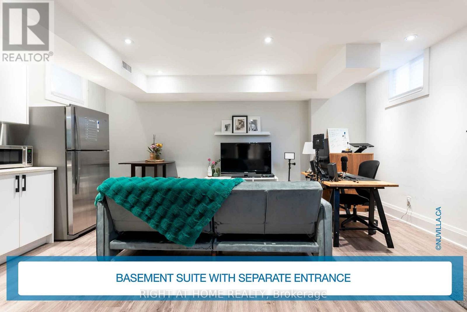 10 Marshall Boulevard, Toronto, Ontario M6N 2R7 - Photo 25 - W12557334