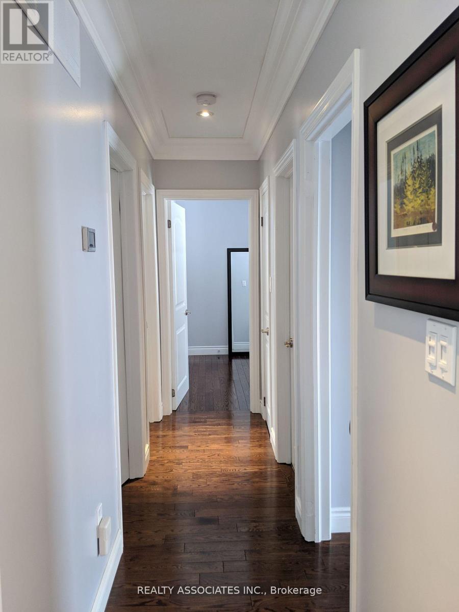 1315 Crossfield Bend, Mississauga, Ontario  L5G 3P5 - Photo 10 - W12561982