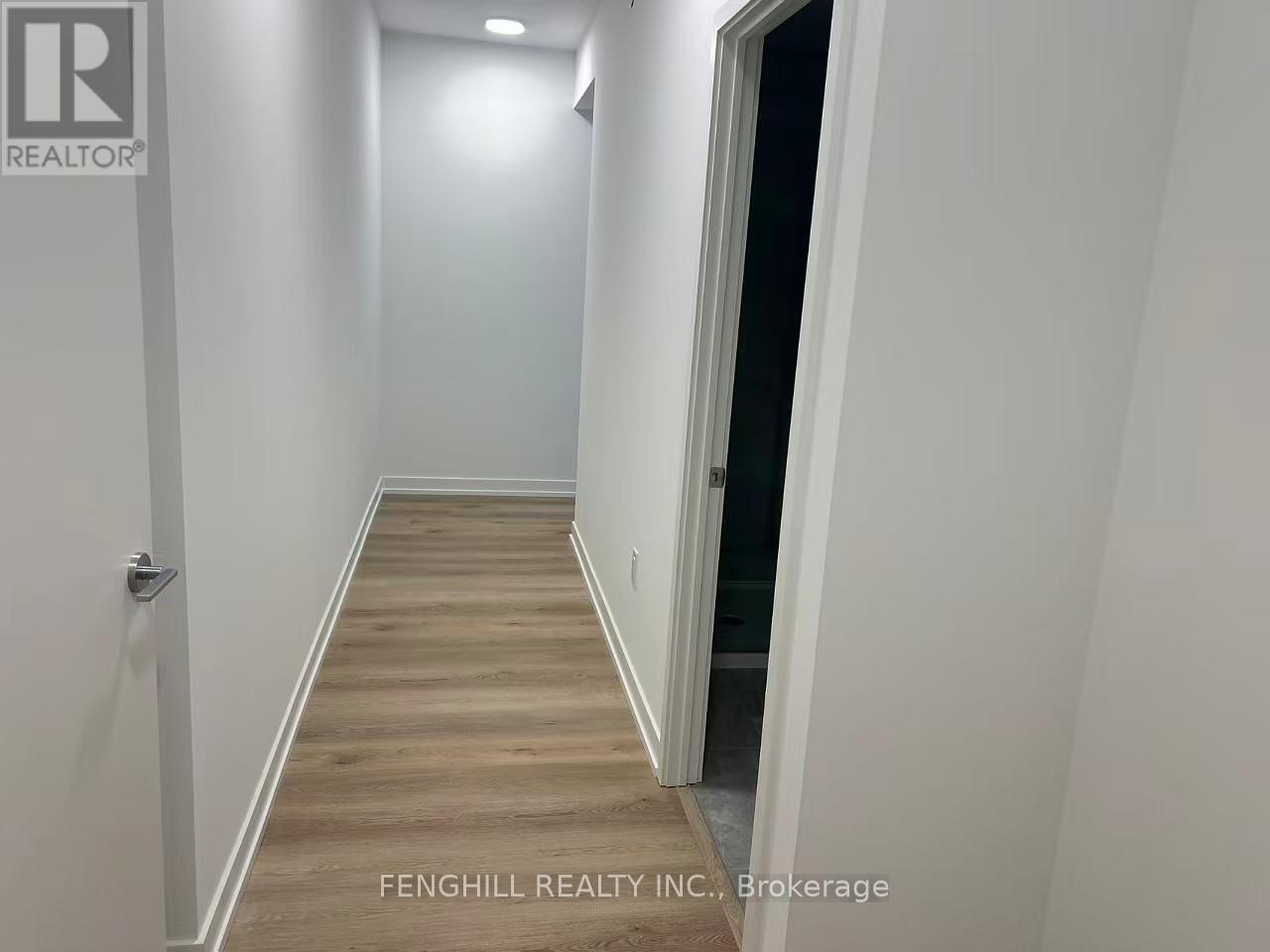 1008 - 395 Square One Drive, Mississauga, Ontario  L5B 0P6 - Photo 6 - W12557412