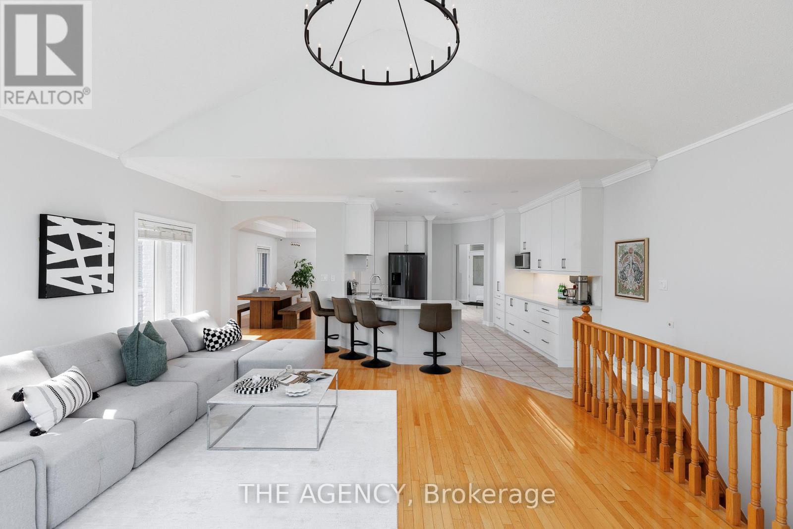 703 Madeline Heights, Newmarket, Ontario  L3X 2J6 - Photo 10 - N12570602