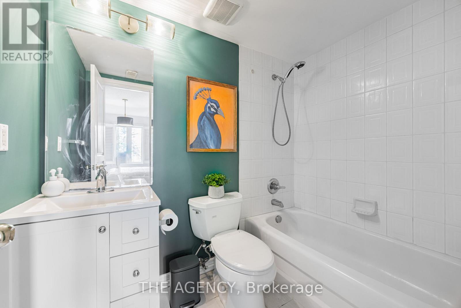 703 Madeline Heights, Newmarket, Ontario  L3X 2J6 - Photo 36 - N12570602