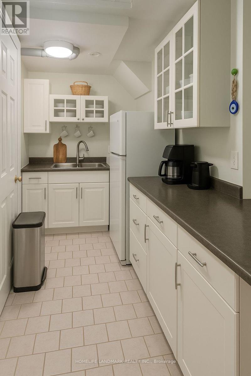 125 Stonebriar Drive, Vaughan, Ontario L6A 2N1 - Photo 6 - N12570612