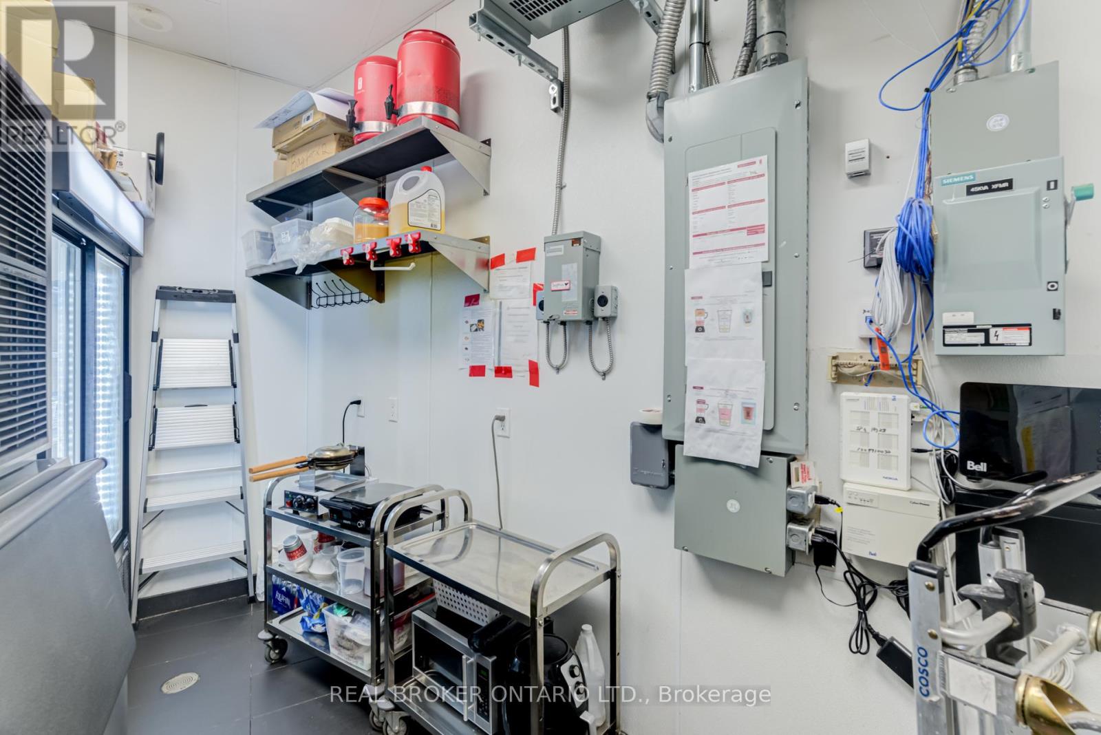 1885a - 25 The West Mall, Toronto, Ontario M9C 1B8 - Photo 10 - W12570616