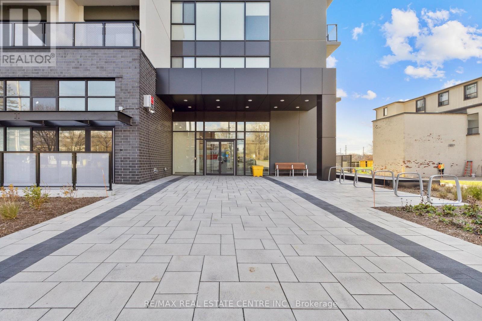 602 - 71 Wyndham Street S, Guelph, Ontario  N1E 5R3 - Photo 2 - X12570598