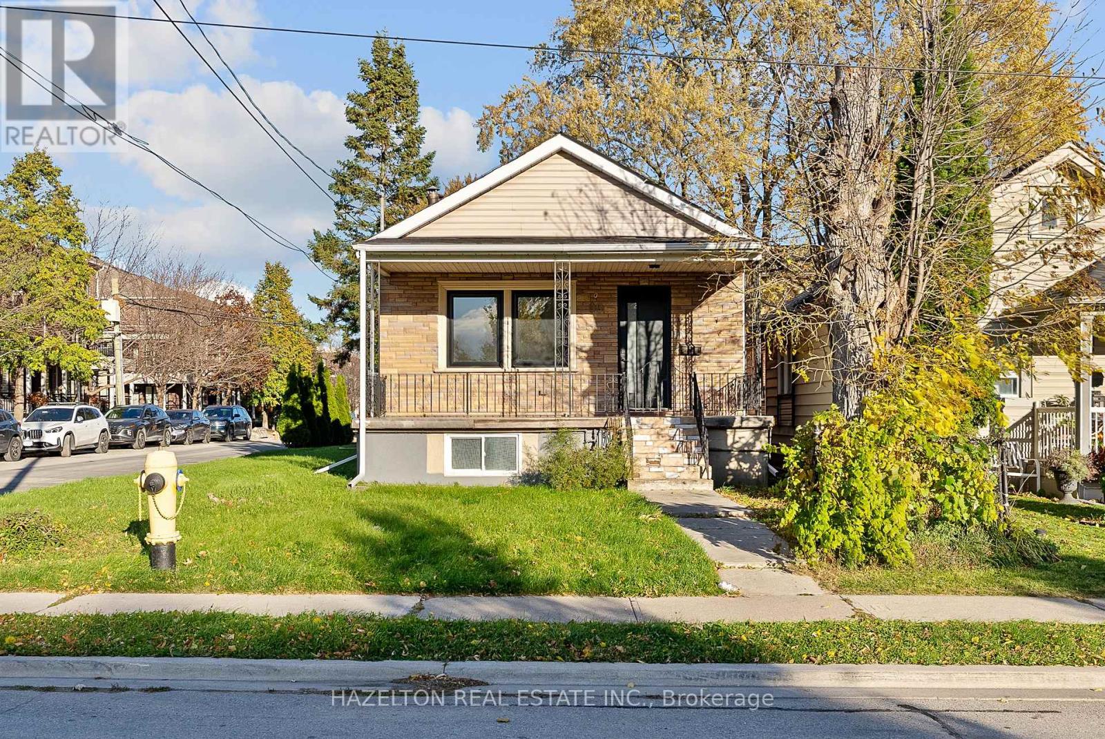 Main - 99 Twenty Sixth Street, Toronto, Ontario  M8V 3R9 - Photo 3 - W12515114