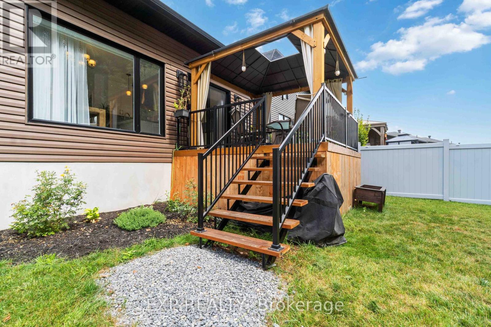 394 Dore Street, Casselman, Ontario  K0A 1M0 - Photo 11 - X12472449