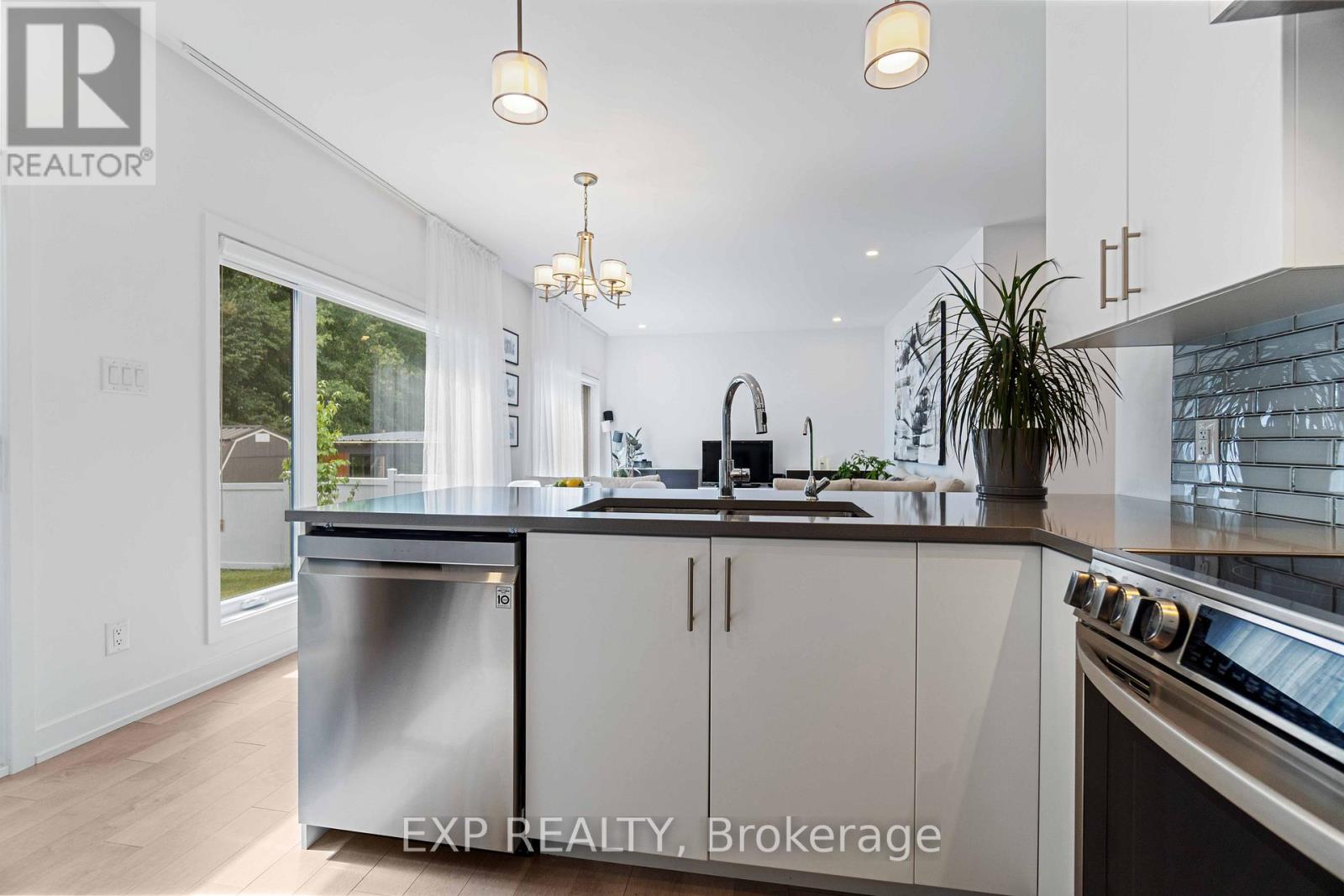 394 Dore Street, Casselman, Ontario  K0A 1M0 - Photo 7 - X12472449