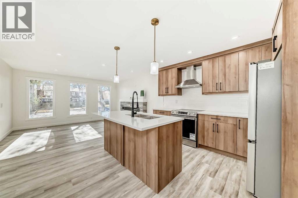 946 Berkley Drive Nw, Calgary, Alberta  T3K 1A2 - Photo 6 - A2264876