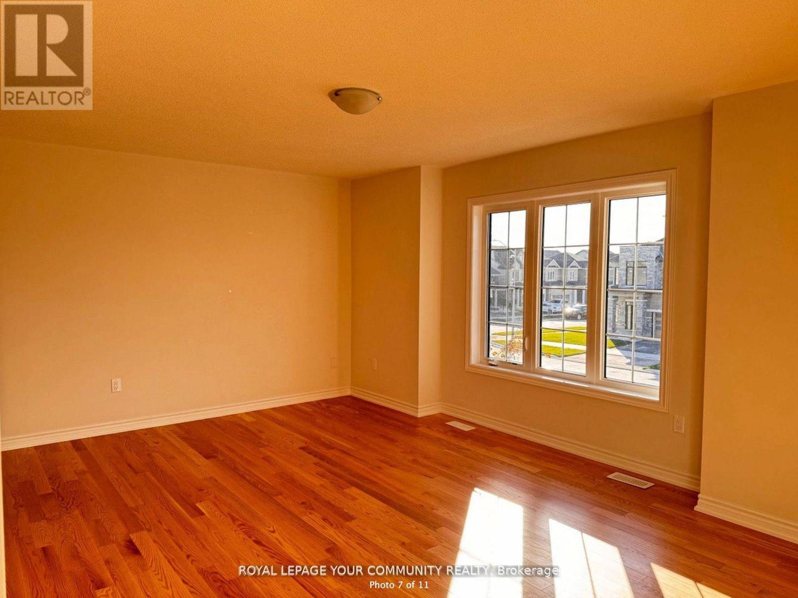 154 Terry Fox Drive, Barrie, Ontario  L9S 2Z8 - Photo 13 - S12450707