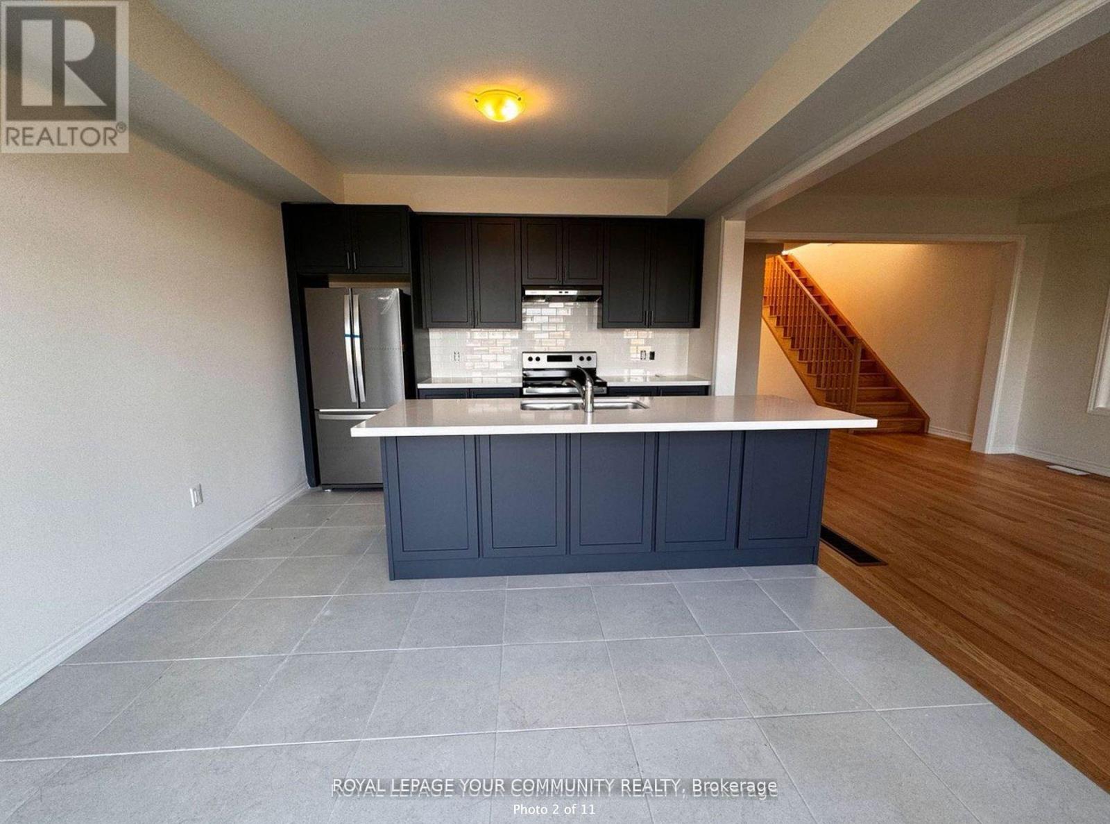 154 Terry Fox Drive, Barrie, Ontario  L9S 2Z8 - Photo 6 - S12450707