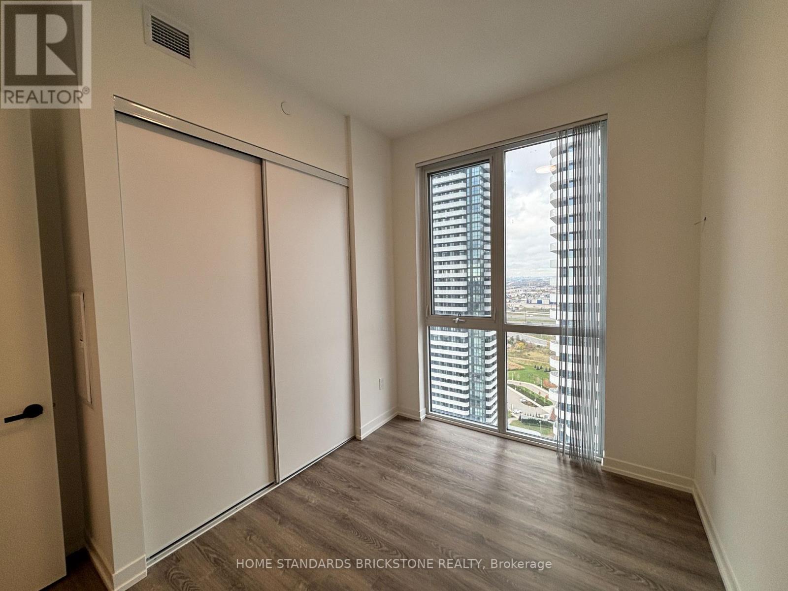 2712 - 8 Interchange Way, Vaughan, Ontario  L4K 5Z7 - Photo 12 - N12570626