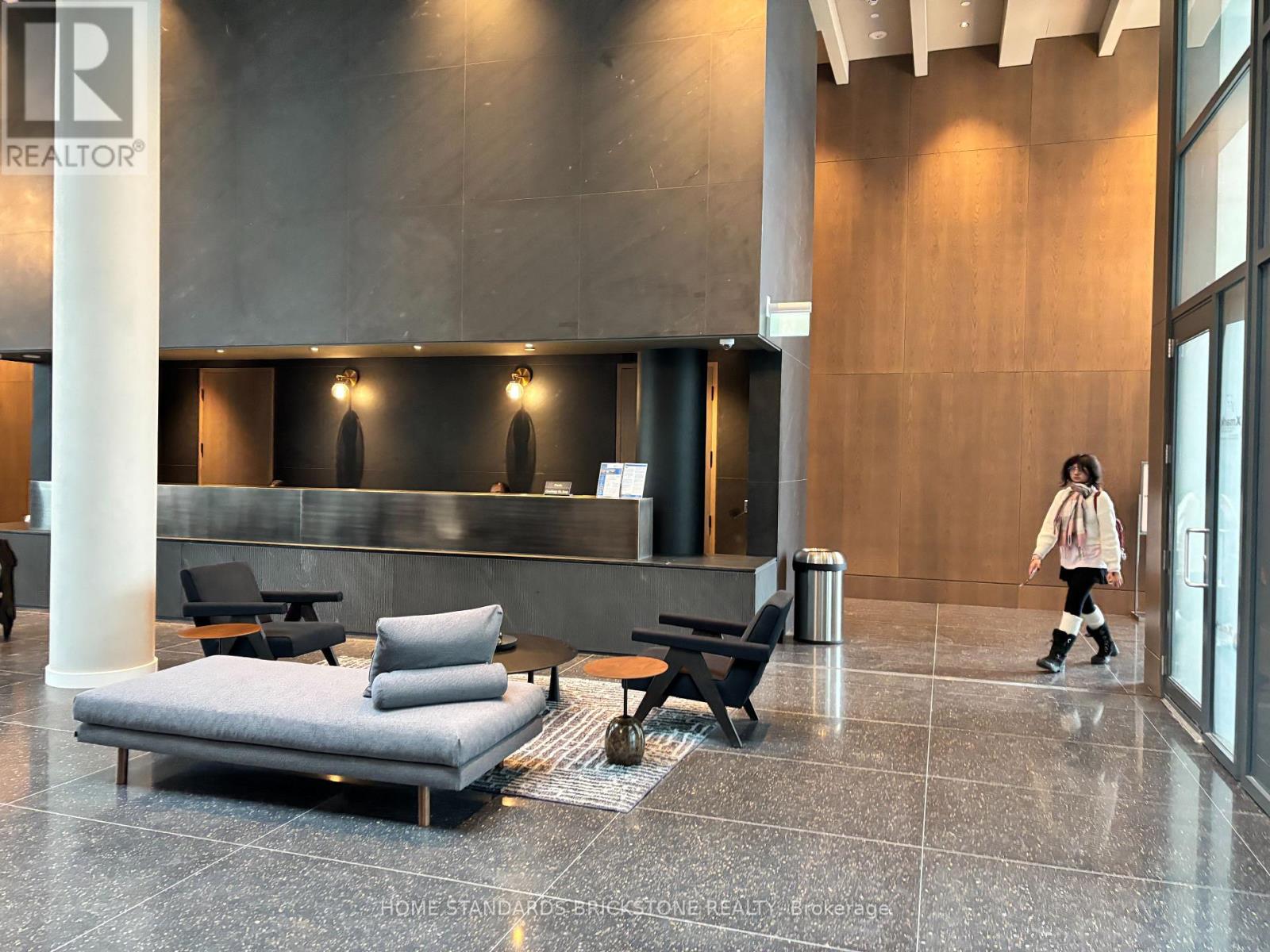 2712 - 8 Interchange Way, Vaughan, Ontario  L4K 5Z7 - Photo 2 - N12570626