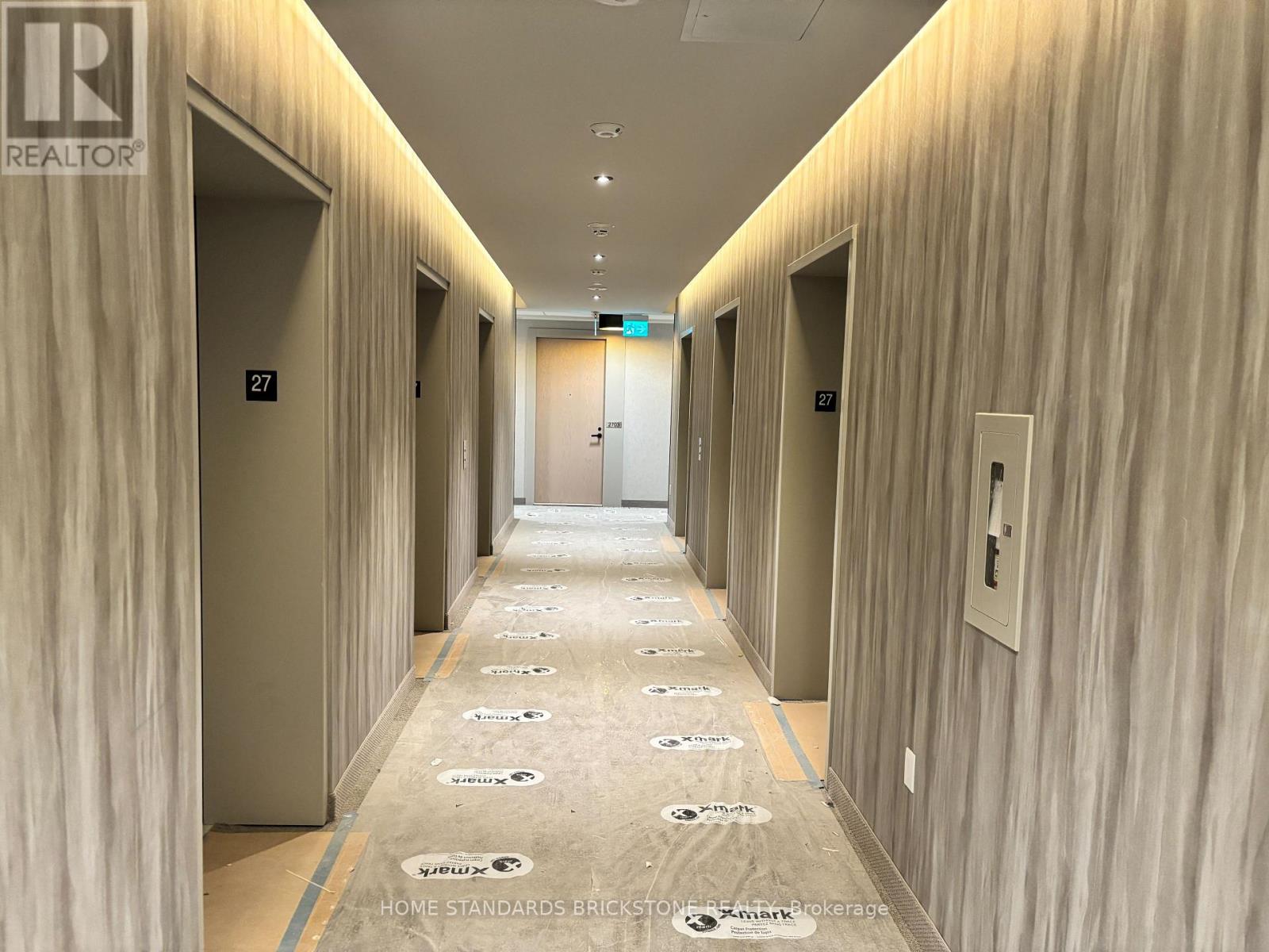 2712 - 8 Interchange Way, Vaughan, Ontario  L4K 5Z7 - Photo 4 - N12570626