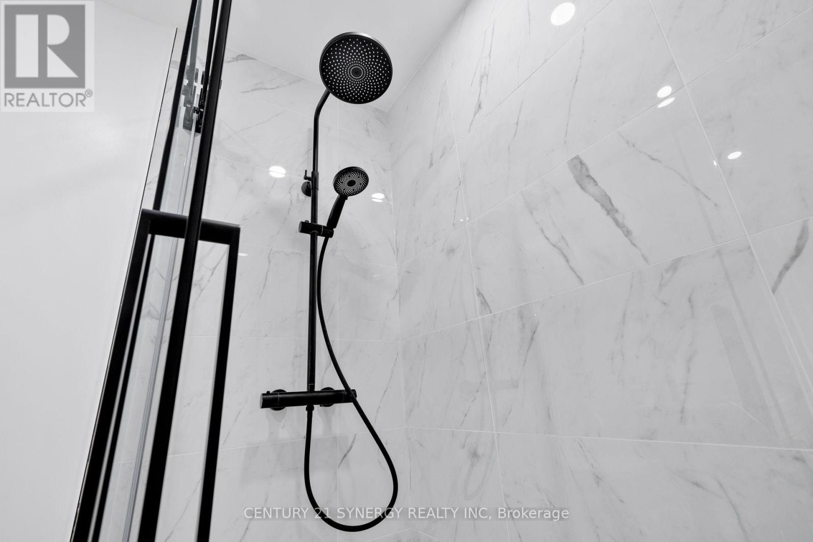 1 - 598 Kirkwood Avenue, Ottawa, Ontario  K1Z 5X4 - Photo 5 - X12570634