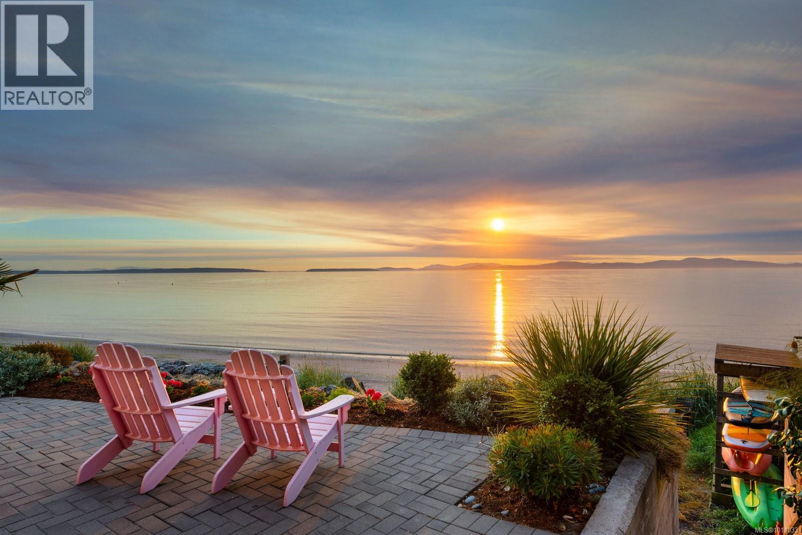 5009 Cordova Bay Rd, Saanich, British Columbia