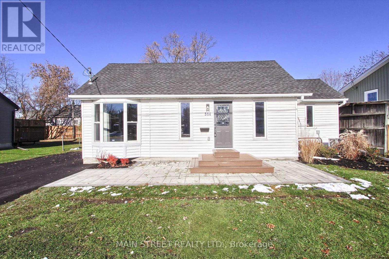 314 Kenwood Avenue, Georgina, Ontario  L4P 2X5 - Photo 2 - N12570638