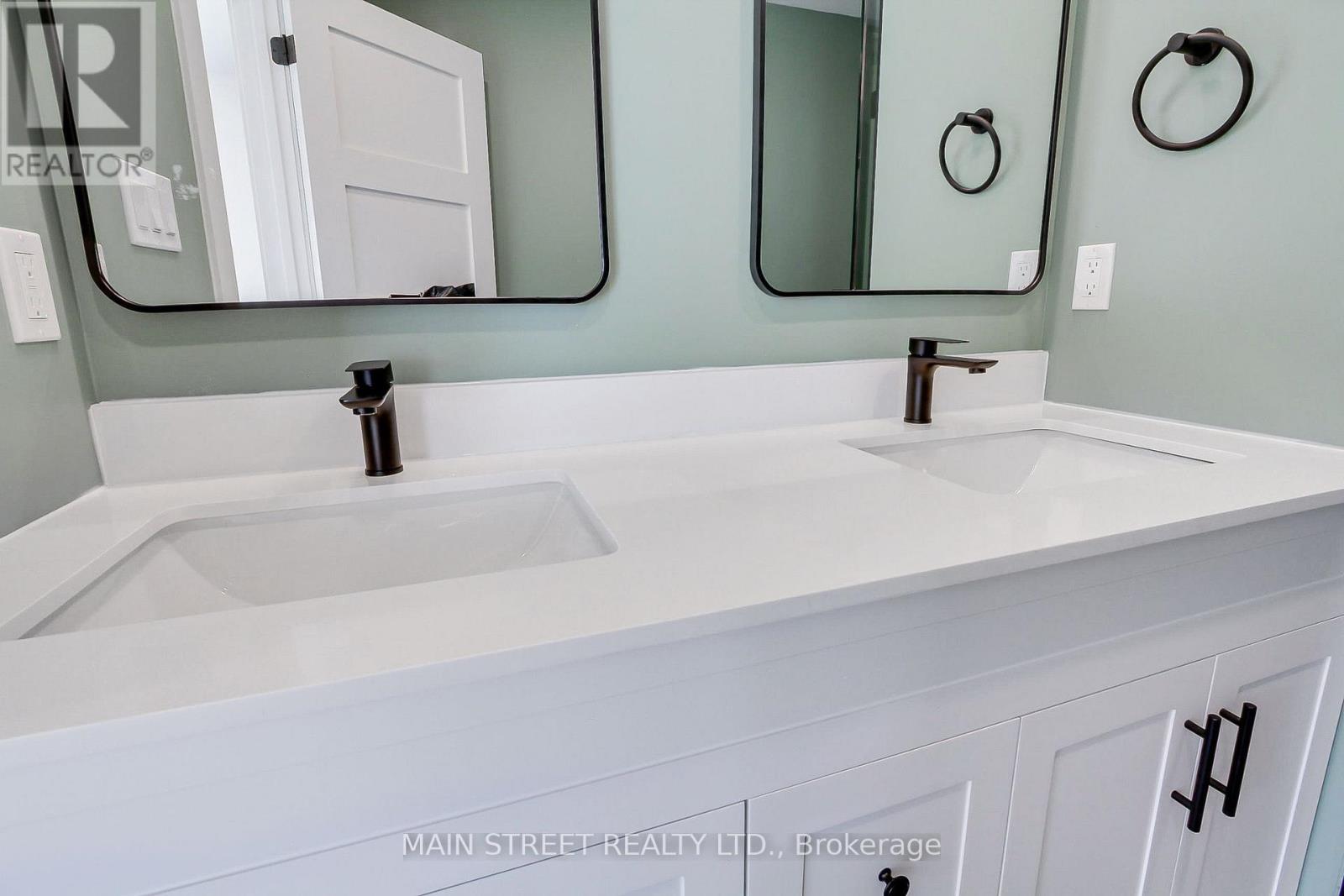 353 Pasadena Drive, Georgina, Ontario L4P 2Z2 - Photo 31 - N12570640