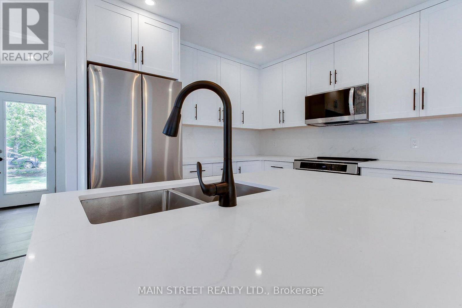 353 Pasadena Drive, Georgina, Ontario L4P 2Z2 - Photo 8 - N12570640