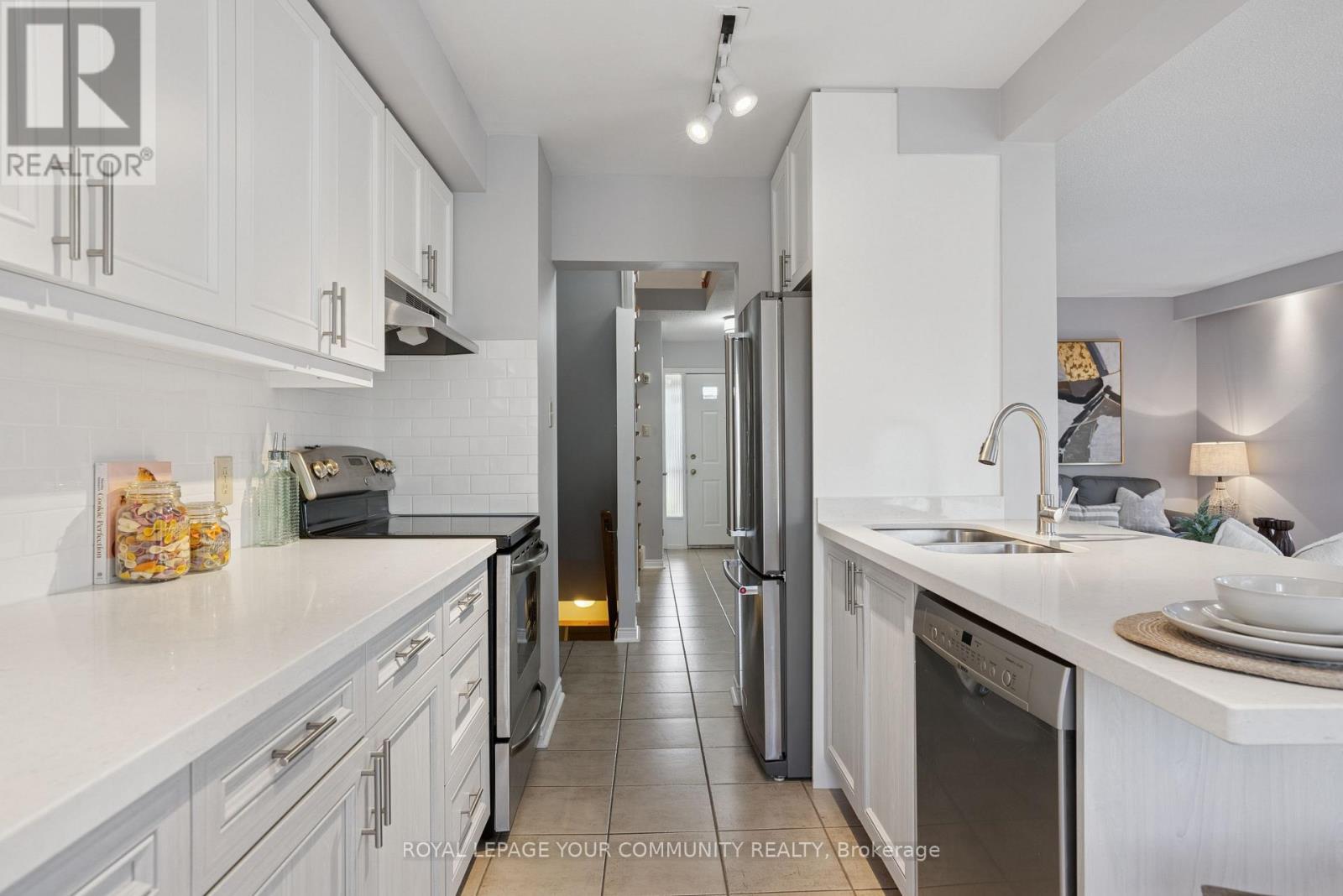 99 Durie Lane, Markham, Ontario L3T 5H4 - Photo 9 - N12570650