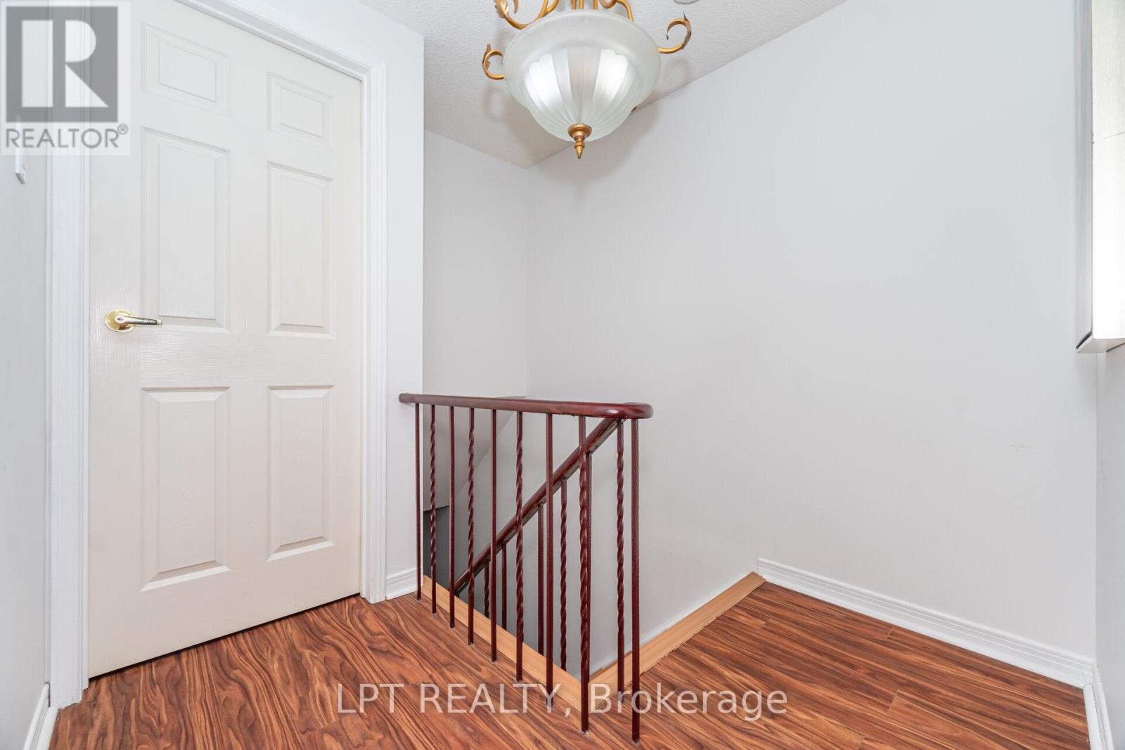 27 Woodsview Avenue, Toronto, Ontario  M9W 6B9 - Photo 16 - W12570664