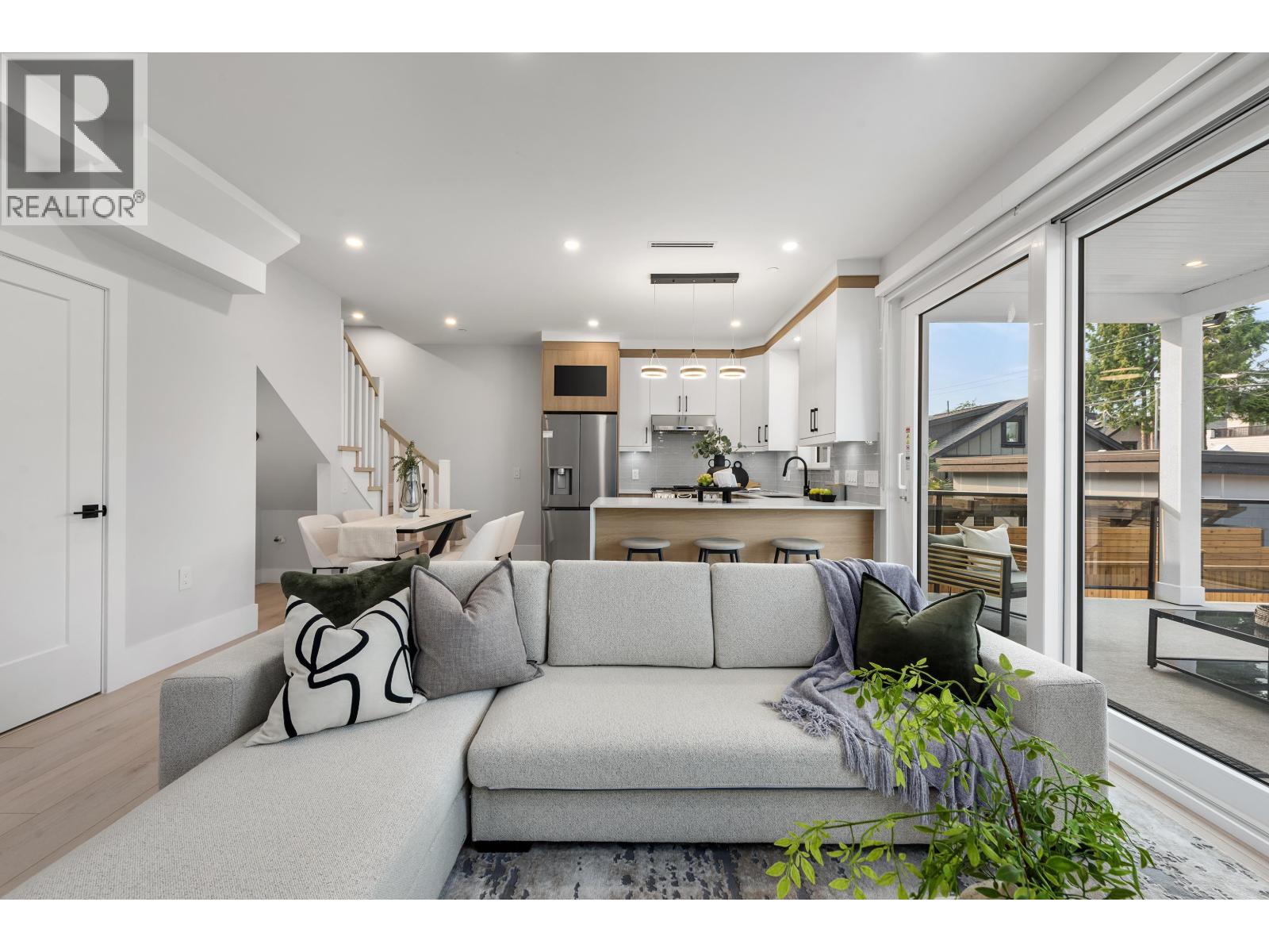 2743 Mcgill Street, Vancouver, British Columbia  V5K 1H4 - Photo 4 - R3069425