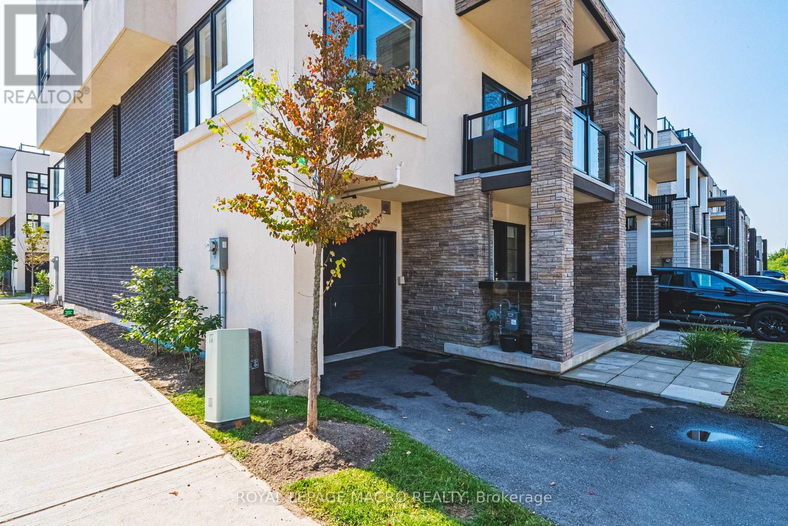 13 - 1121 Cooke Boulevard, Burlington, Ontario L7T 0C3 - Photo 3 - W12570674