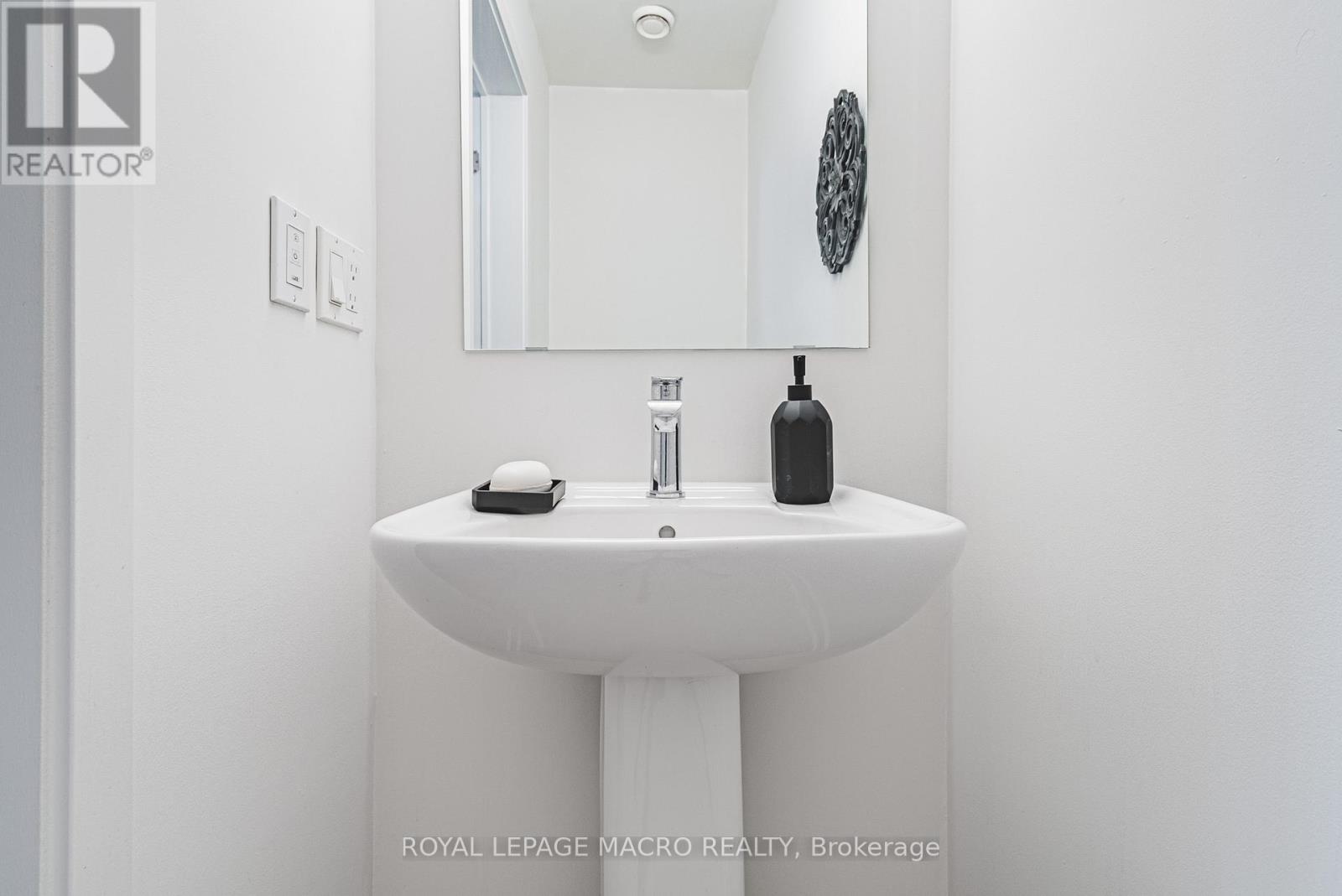 13 - 1121 Cooke Boulevard, Burlington, Ontario L7T 0C3 - Photo 7 - W12570674